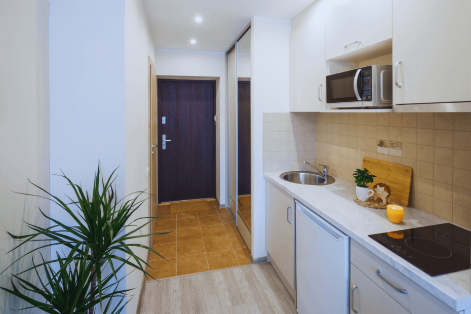 enhancing-small-kitchen-spaces-with-light-color-palettes