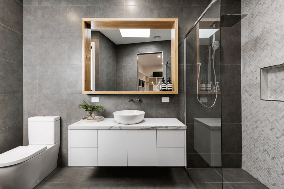 the-art-of-reflection-enhancing-your-spa-bathroom-with-strategic-mirrors