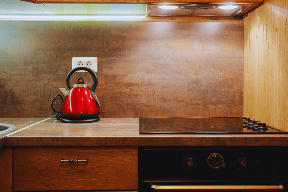 vertical-mastery-unlocking-small-kitchen-potential-with-clever-vertical-design